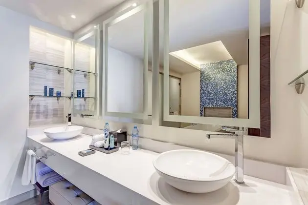 Luxury Presidential Ocean Front One Bedroom Suite Diamond Club