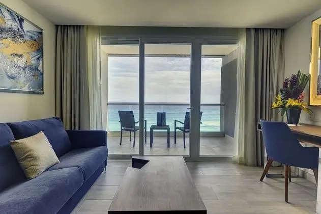 Luxury Presidential Ocean Front Two Bedroom Suite Diamond club