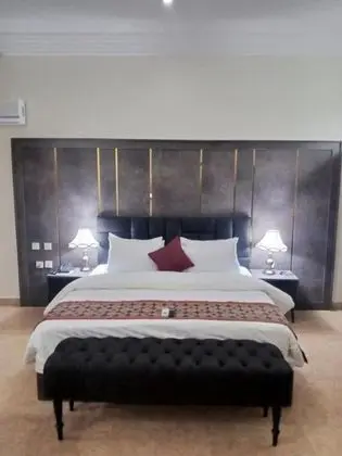 Luxury Oda