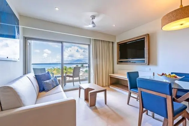 Luxury Presidential Ocean Front Two Bedroom Suite Diamond Club