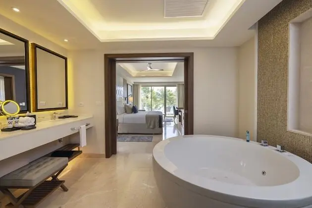 Luxury Presidential Ocean Front Two Bedroom Suite Diamond Club