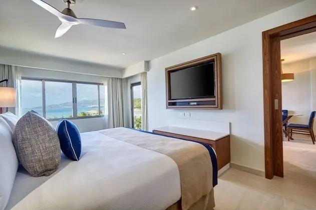 Luxury Presidential Ocean View One bedroom Suite Diamond Club