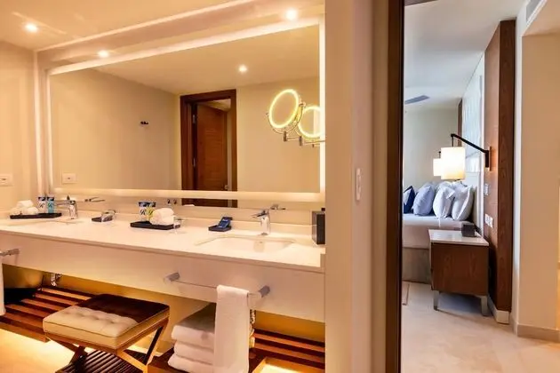 Luxury Presidential Ocean View One bedroom Suite Diamond Club