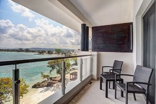 Luxury Junior Suite ocean view Diamond Club