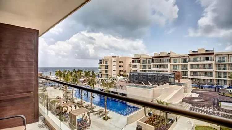 Luxury Family Suite Ocean View