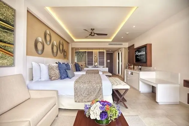 Luxury Junior Suite Swim Out