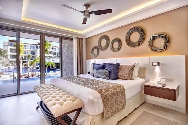 Luxury Presidential Two Bedroom Suite Swim Out