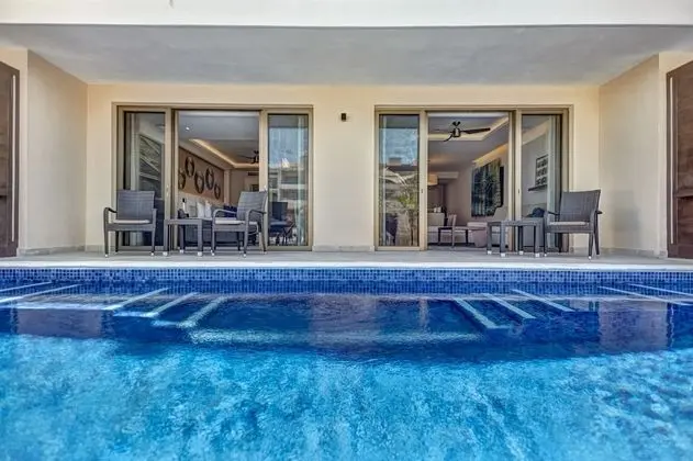 Luxury Presidential Two Bedroom Suite Swim Out