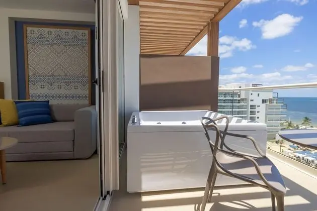 Luxury Junior Suite Ocean Front Terrace Jacuzzi