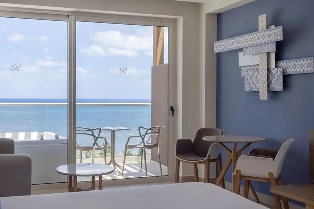 Luxury Junior Suite Ocean Front Terrace Jacuzzi