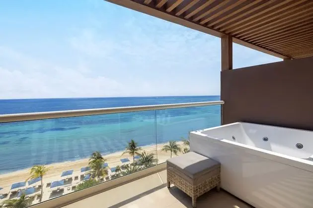 Luxury Presidential Ocean Front One Bedroom Suite Diamond Club