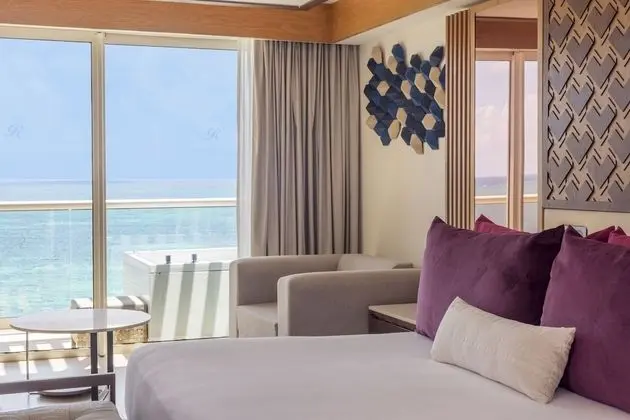 Luxury Presidential Ocean Front One Bedroom Suite Diamond Club