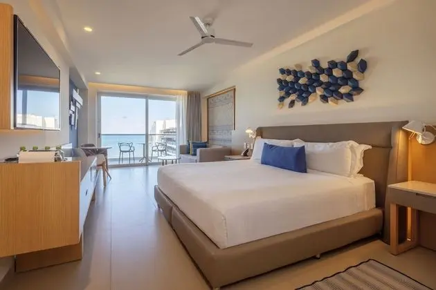 Two Bedroom Luxury Junior Suite Ocean Front Diamond Club
