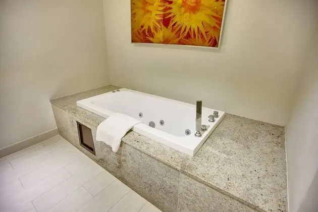 Family Jacuzzi Suite Ocean View
