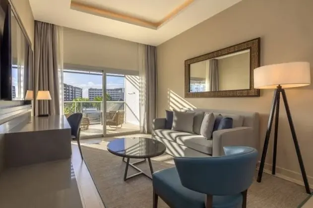 Luxury Presidential Jacuzzi Ocean View One Bedroom Suite Diamond Club