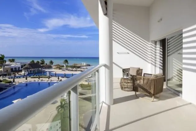 Luxury Presidential Jacuzzi Ocean View One Bedroom Suite Diamond Club