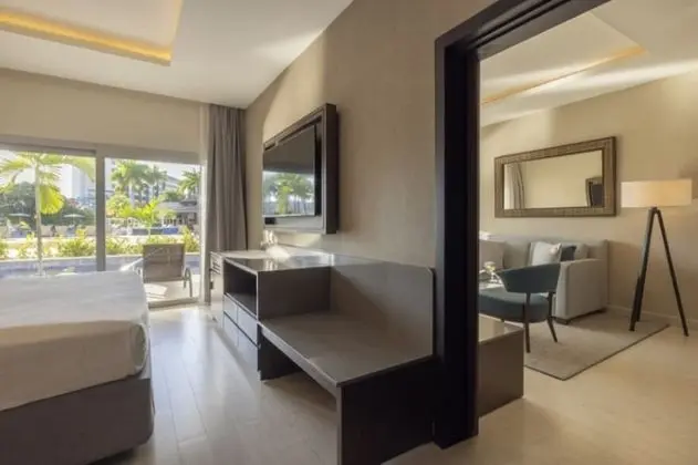 Luxury Presidential Jacuzzi Swim Out Pool View One Bedroom Suite Diamond Club