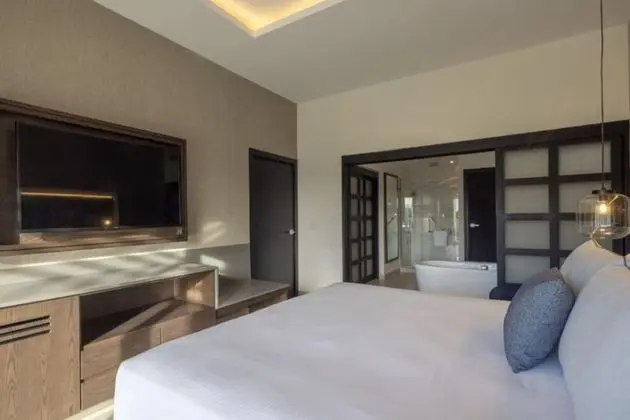 Luxury Presidential Jacuzzi Swim Out Pool View One Bedroom Suite Diamond Club