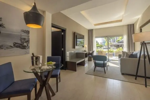 Luxury Presidential Jacuzzi Swim Out Pool View One Bedroom Suite Diamond Club
