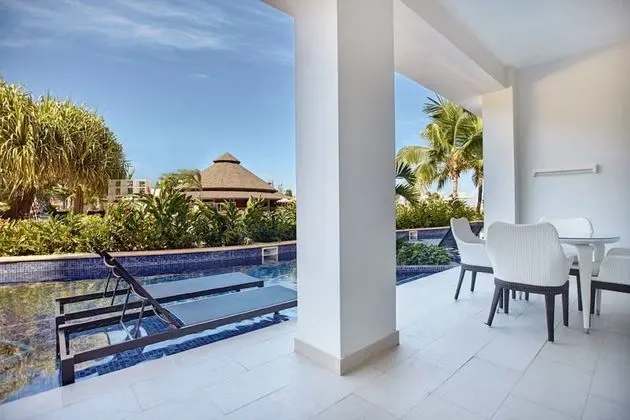 Luxury Presidential Jacuzzi Swim Out Pool View One Bedroom Suite Diamond Club