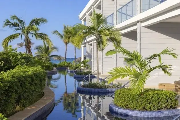 Luxury Presidential Jacuzzi Swim Out Pool View One Bedroom Suite Diamond Club