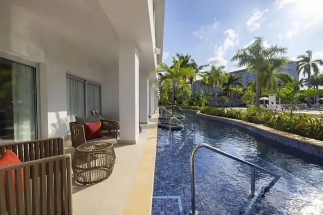 Luxury Presidential Jacuzzi Swim Out Pool View One Bedroom Suite Diamond Club
