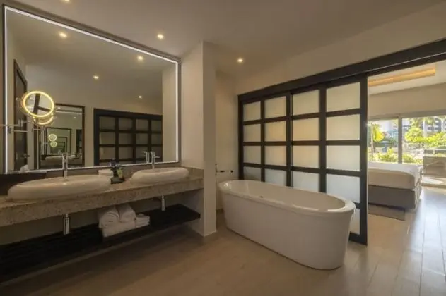 Luxury Presidential Jacuzzi Swim Out Pool View One Bedroom Suite Diamond Club