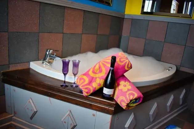 Grand Oda, 1 En Büyük (King) Boy Yatak, Özel Banyo, Bahçe Manzaralı