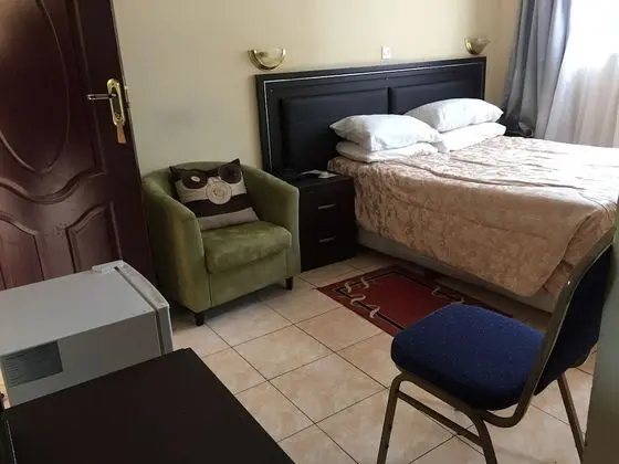 Standard Tek Büyük Yataklı Oda