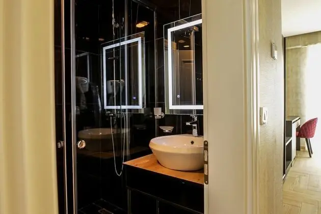 Deluxe Tek Büyük Yataklı Oda