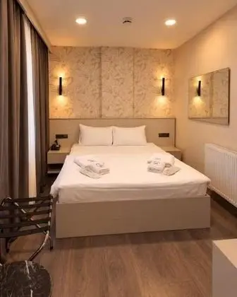 Standart Çift Kişilik Orman Manzaralı Oda