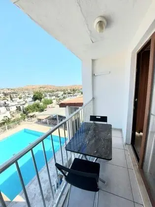 Daire, Havuz Manzaralı