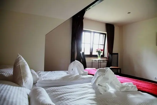 Tek Büyük veya İki Ayrı Yataklı Oda