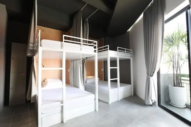 Ortak Ranzalı Oda, Karma Ranzalı Oda (1 Bed in 4-Bed)