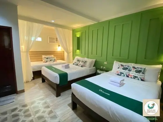 Deluxe Dört Kişilik Oda, Havuz Manzaralı