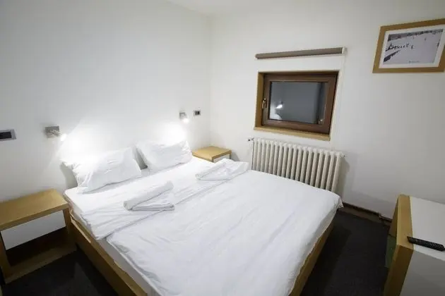 Standard Tek Büyük Yataklı Oda