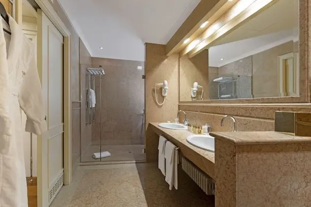 Deluxe Büyük Yataklı Tek Kişilik Oda