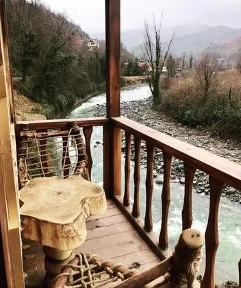 BALKONLU ODA