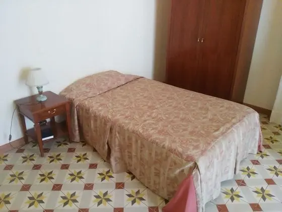Üç Kişilik Oda