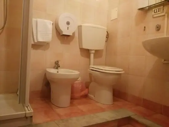Üç Kişilik Oda