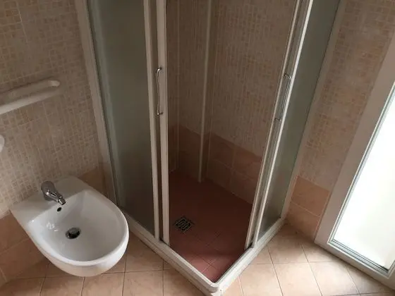 Büyük Yataklı Tek Kişilik Oda