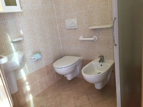 Büyük Yataklı Tek Kişilik Oda