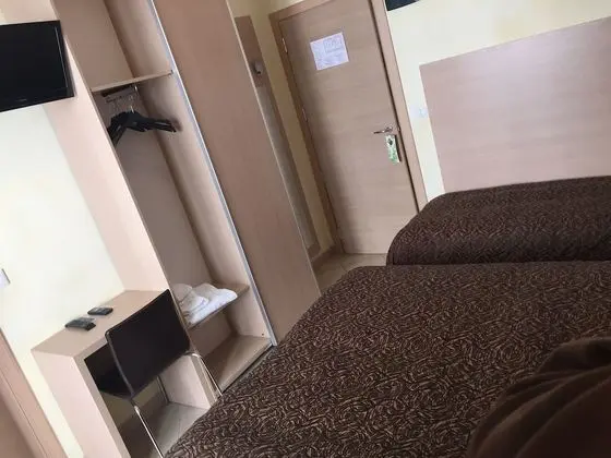 Üç Kişilik Oda
