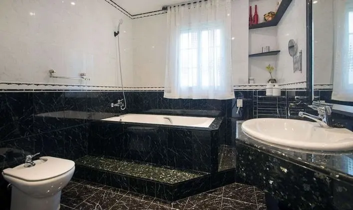 Apart Daire, 5 Yatak Odası