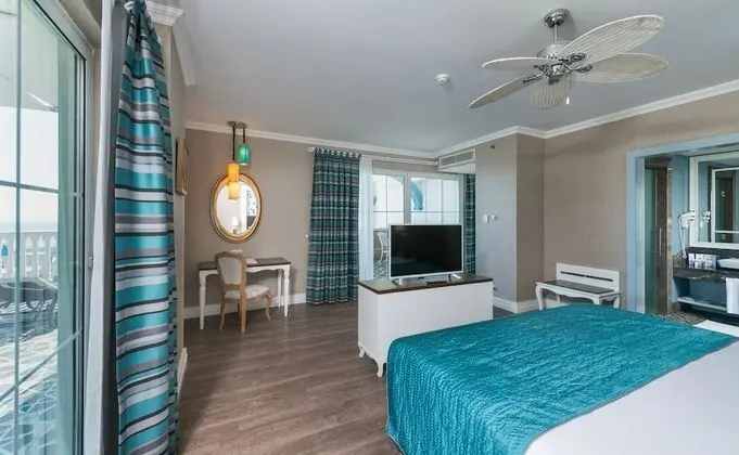 King Suite, Land View