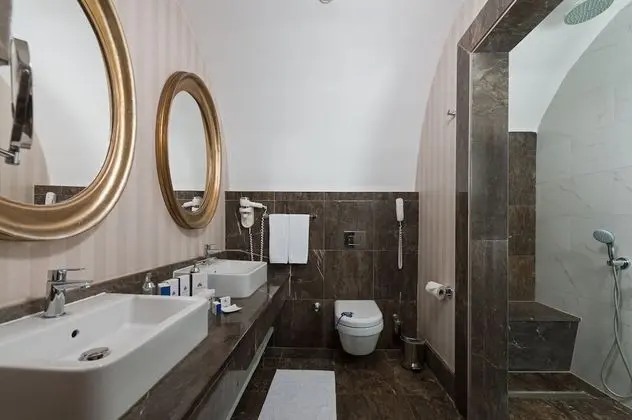 Platinum Villa Suite
