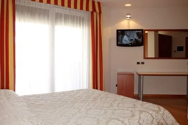 Deluxe Tek Büyük veya İki Ayrı Yataklı Oda