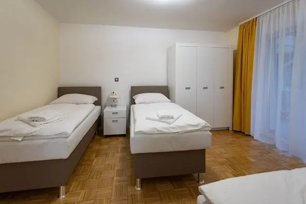 City Üç Kişilik Oda