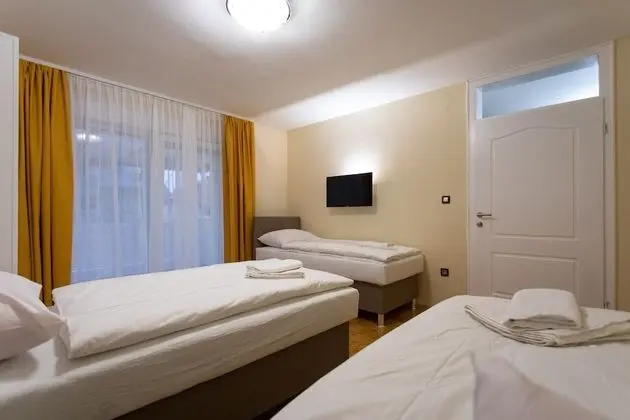 City Üç Kişilik Oda