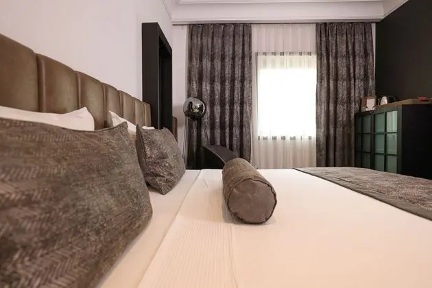 Deluxe Tek Büyük Yataklı Oda, 1 Çift Kişilik Yatak, Şehir Manzaralı